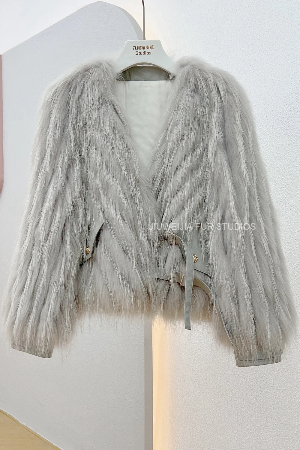 2026 Winter New Fur Strip Sewed Together Short Style Thin Raccoon Fur Fox Fur Coat Young Women's Coat