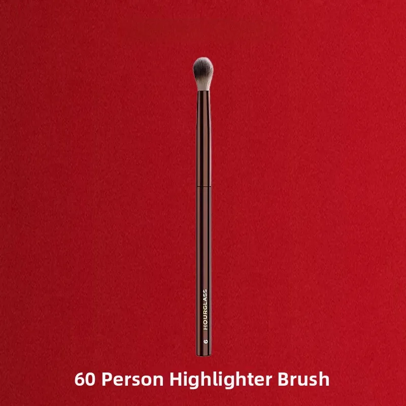 brocha-de-maquillaje-hourglass-highlighting-diffusion-con-mango-largo-para-iluminar-la-zona-de-las-mejillas-puente-nasal-la