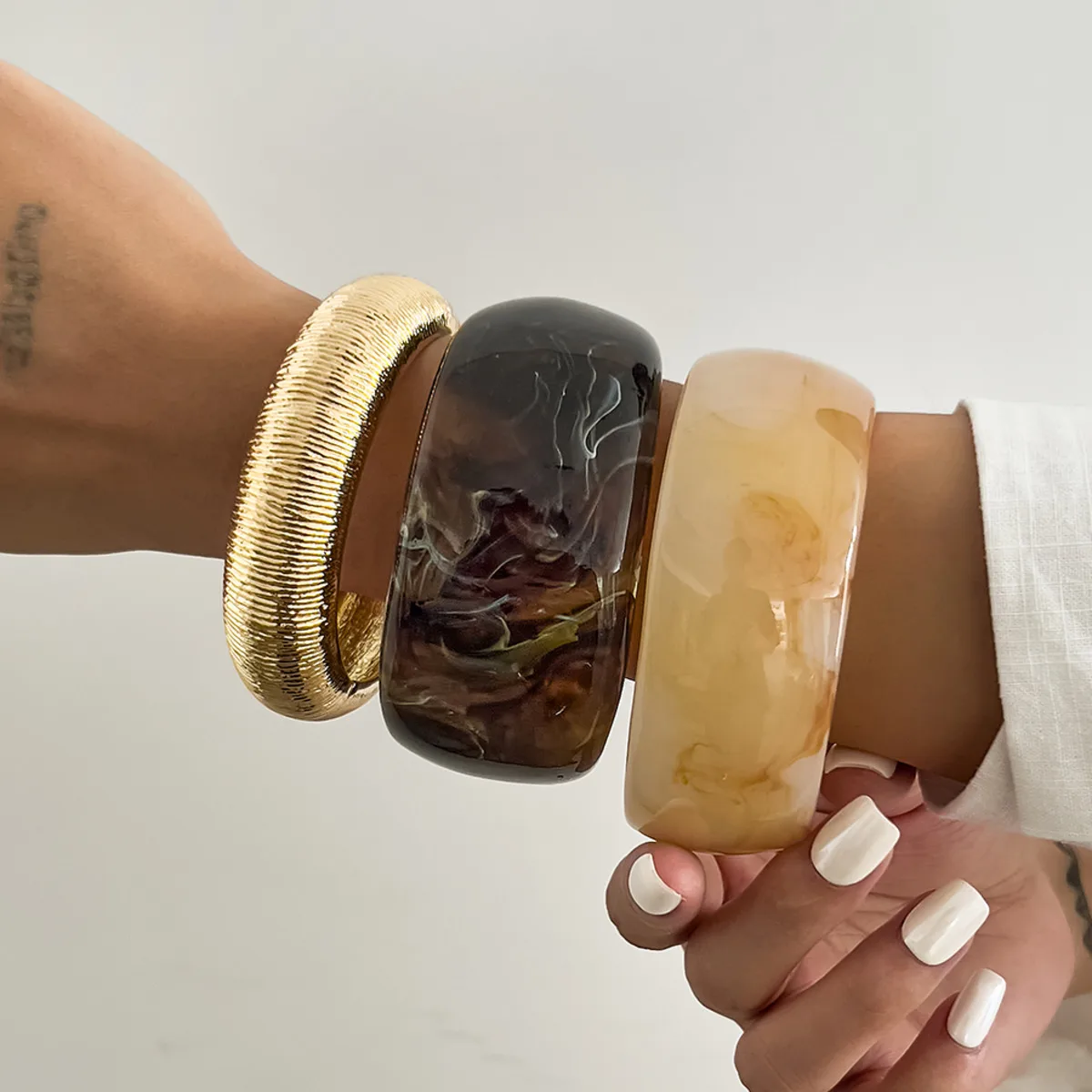 

KunJoe 3 Styles Retro Thick Acrylic Resin Wide Bracelet for Women Minimalist Geometry Round Bangle 2025 Trendy Jewelry Accessory