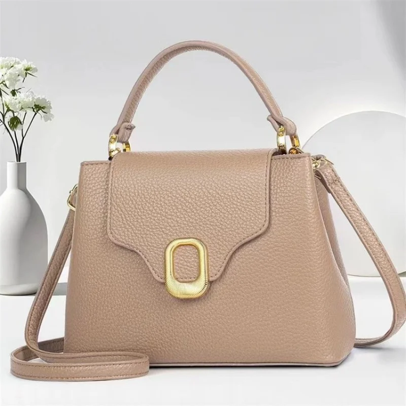 

Elegant Minimalist Classic Messenger Bag In Solid Color Fashionable For Business Commuter Women