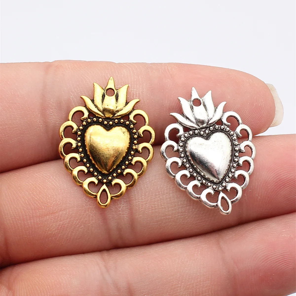 Wholesale Gothic Thorn Barbed Heart Charms Pendant Dark Punk Charm For DIY Handmade Craft Jewelry Gift Accessories