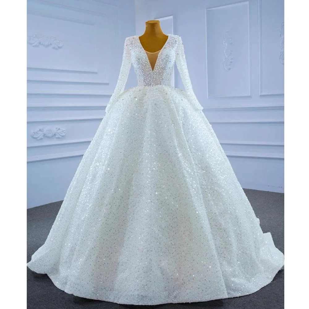 

Exquisite Sequined Pearls Bride Dress White Fashion V-Neck Long Sleeves Sweep Train Ball Gowns Luxury Plus Size Wedding Dress