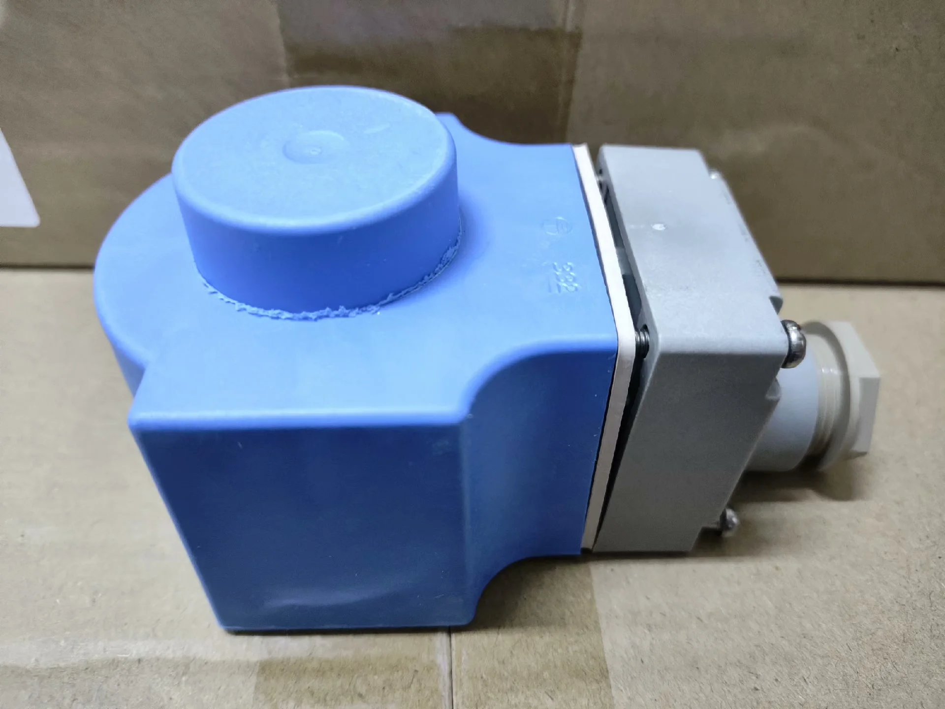 Danfoss Danfoss solenoid valve coil 018F6857 brand new genuine