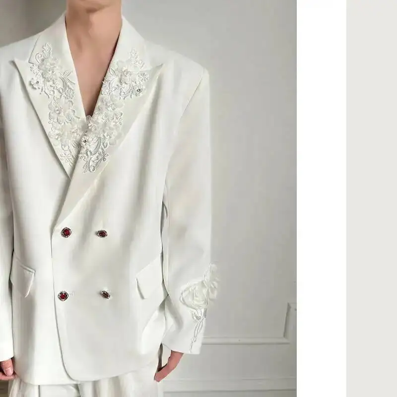 Niche Design White Men's Blazer 3D Floral Embroidery Red Crystal Buttons Double Breasted Oversized Fit Suit Jacket VDFT67