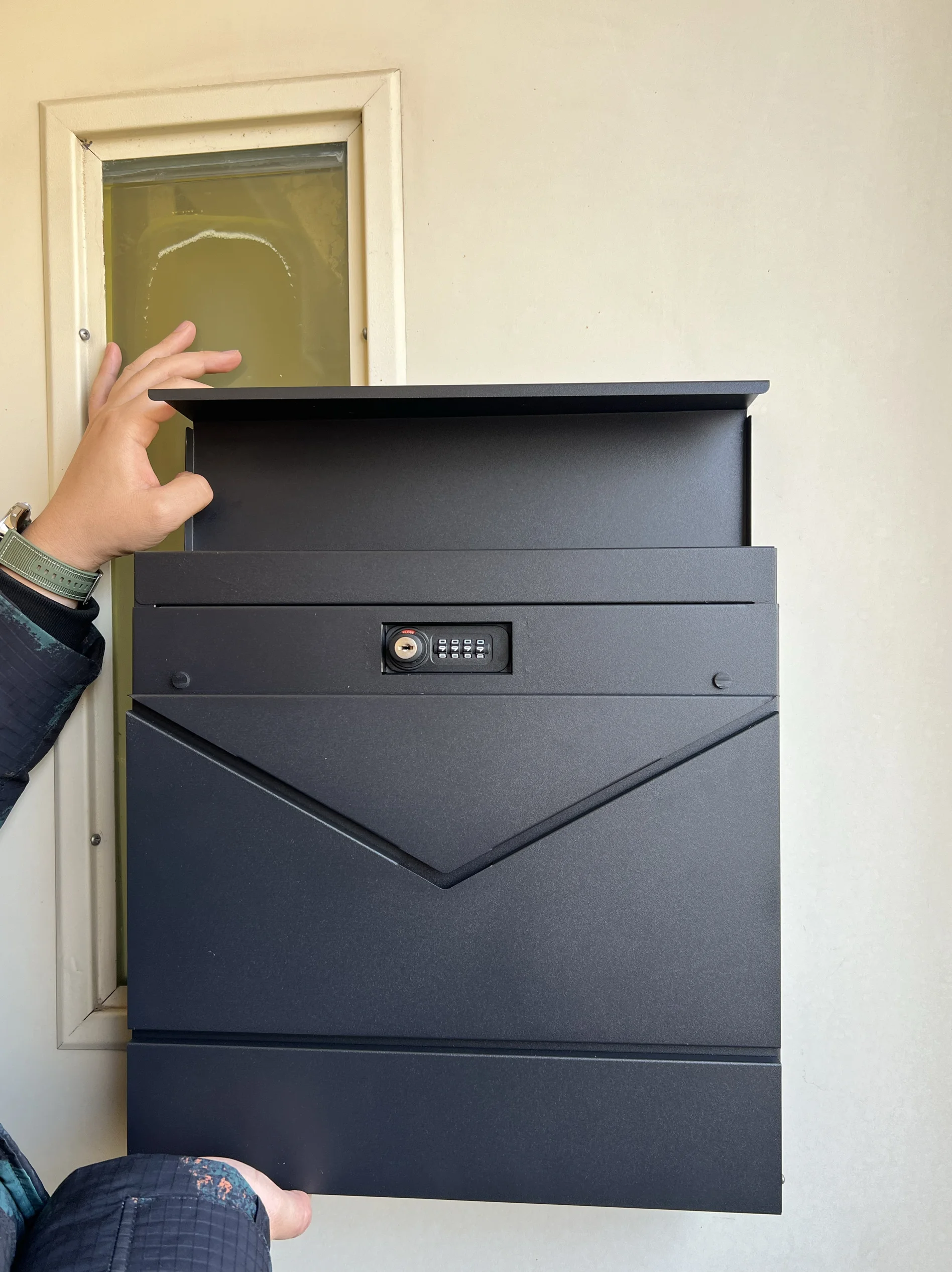 

Simple outdoor solid color combination lock with lock wall-mounted home mailbox stainless steel waterproof mailbox spot