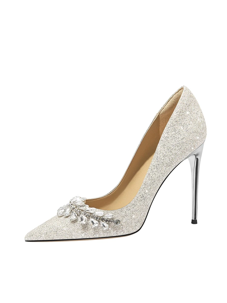 

Spring new pointed rhinestone sequin low-heeled wedding shoes thin high-heeled banquet dress large size small size women's shoes