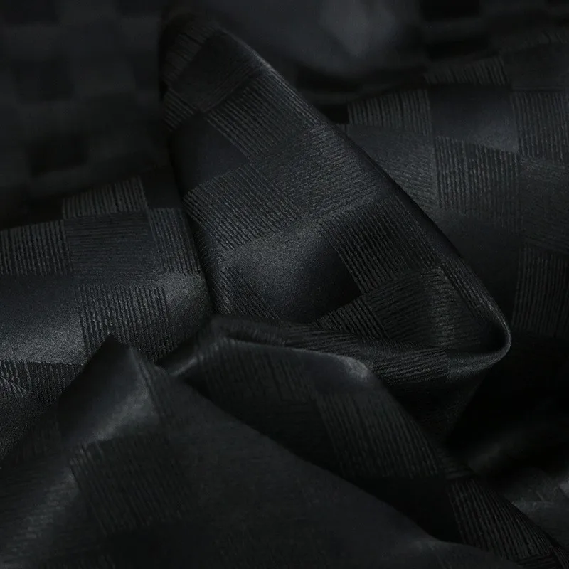 This is a designer fabric for autumn and winter pants featuring high-weight silk wool diamond-shaped gosang interwoven