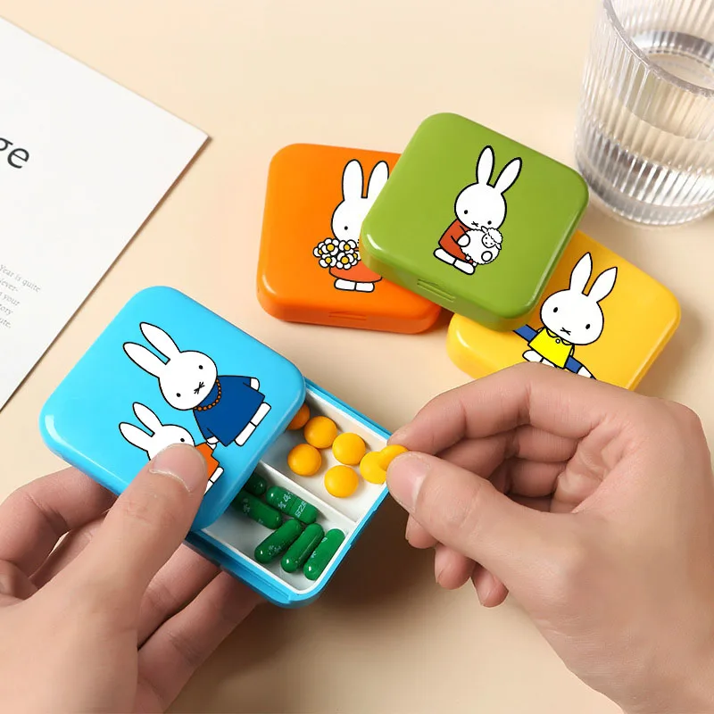 2025 صندوق دواء ميفي الجديد Kawaii الكرتون صندوق دواء محمول تخزين الأدوية اليومية مناسبة للسفر والاستخدام المنزلي