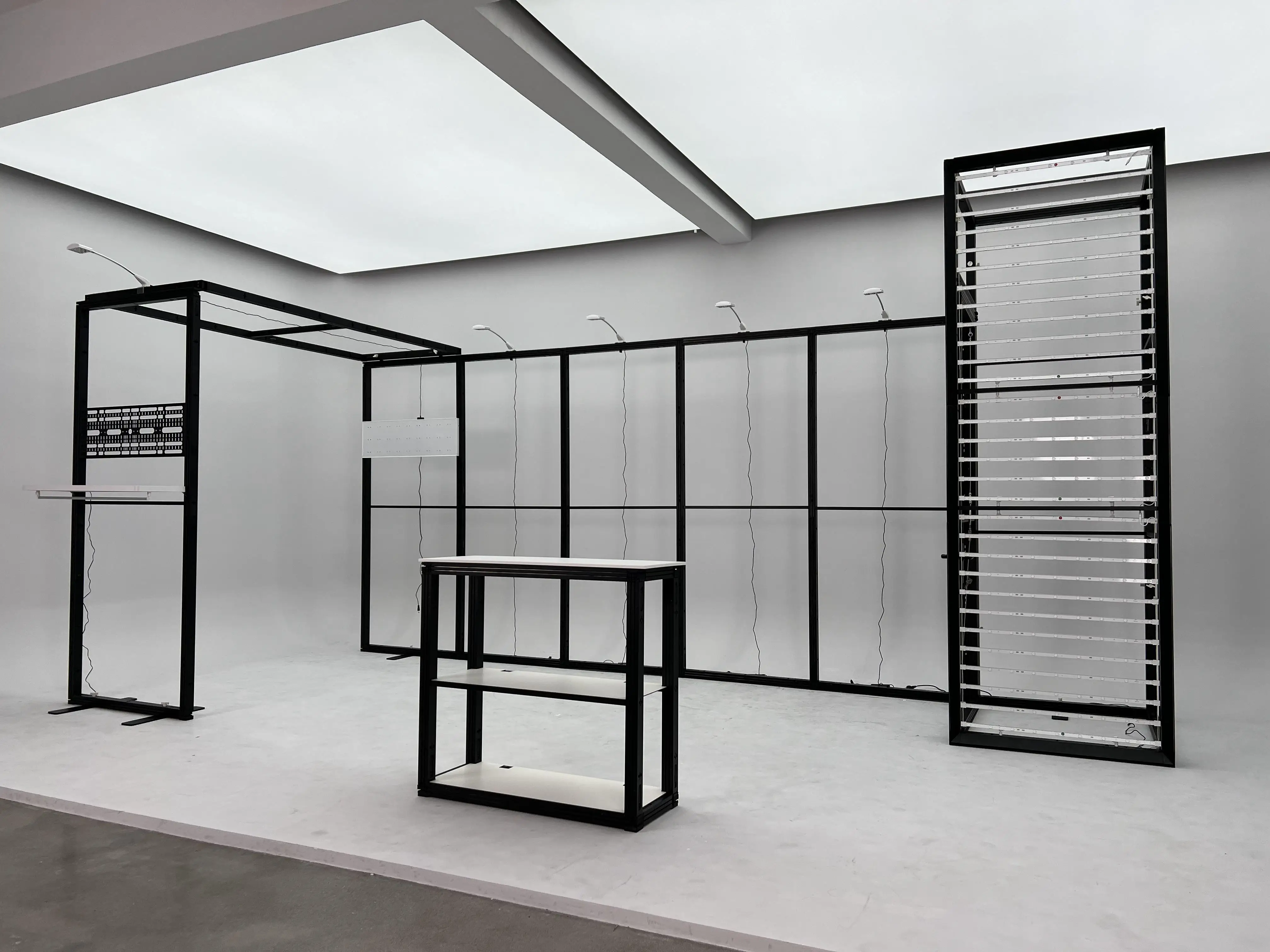 Cabina per esposizioni commerciali modulari 3x6 con telaio in alluminio 10x20 con sistema retroilluminato per sala di stoccaggio