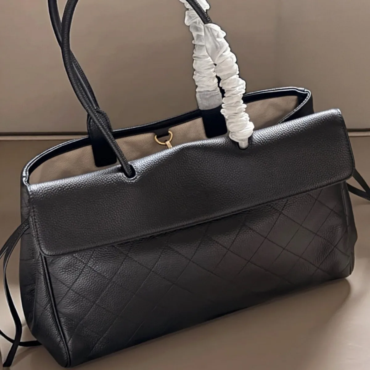 Retro Leather Armpit Bag 2026 New Single Shoulder Handbag Women's Bag Lock Buckle Diagonal Chain Bag Genuine Leather