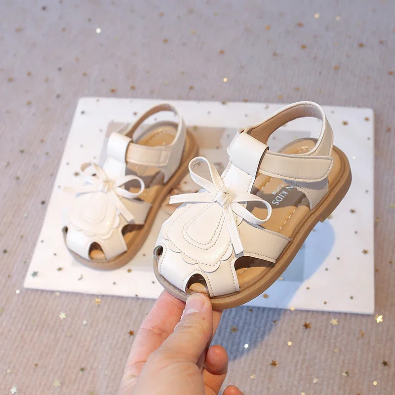 

Girls Princess Sandals 2025 Summer Brand New Kids Beach Shoes Anti-kick Cut-outs Breathable Children Sandals T-strap Cute Bowtie