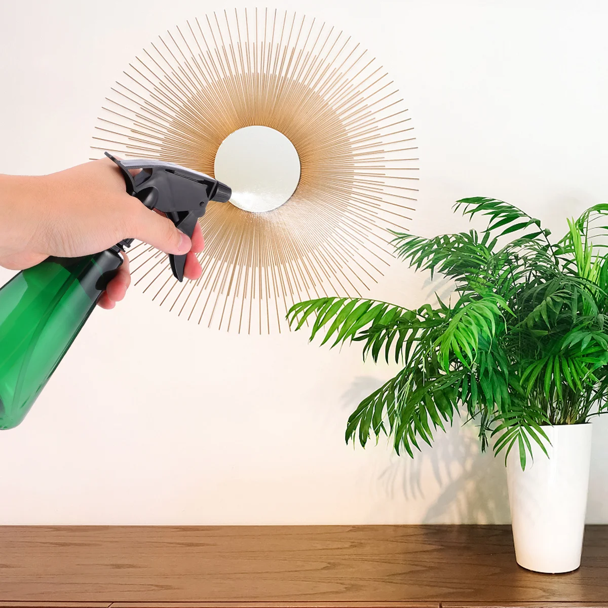 

Plastic Spray Bottle Mist Sprayer For Plant Watering Garden Disinfection Portable Small Size Design Watering Can Spray