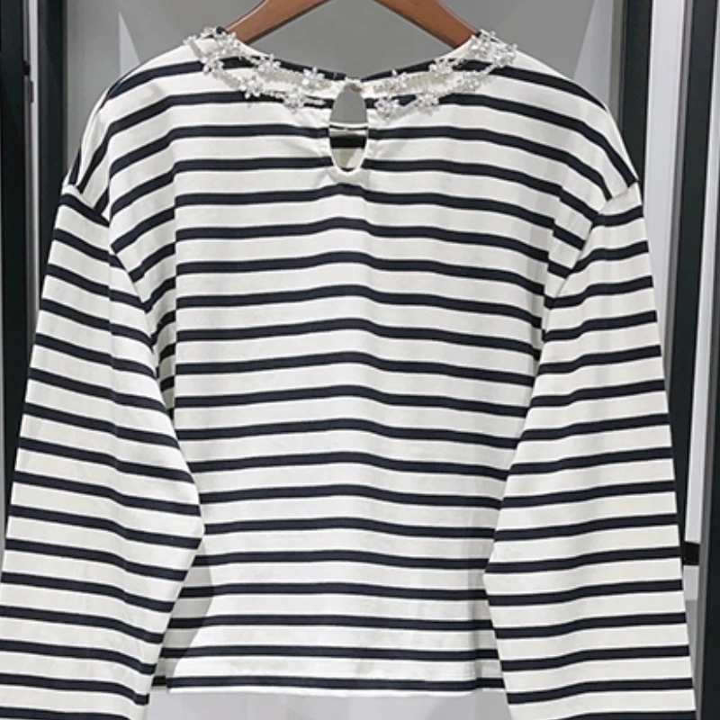 

Necklace Flower Diamond Decoration Loose T-shirt Playful Light Luxury Horizontal Stripe Round Neck 2025 Early Autumn New Style