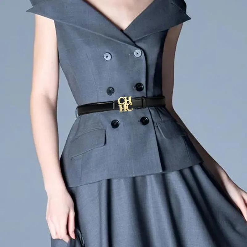 حزام نسائي أنيق بإبزيم معدني على شكل حرف مصنوع من مادة البولي يوريثان المتينة وسهل التنظيف وإكسسوارات الموضة