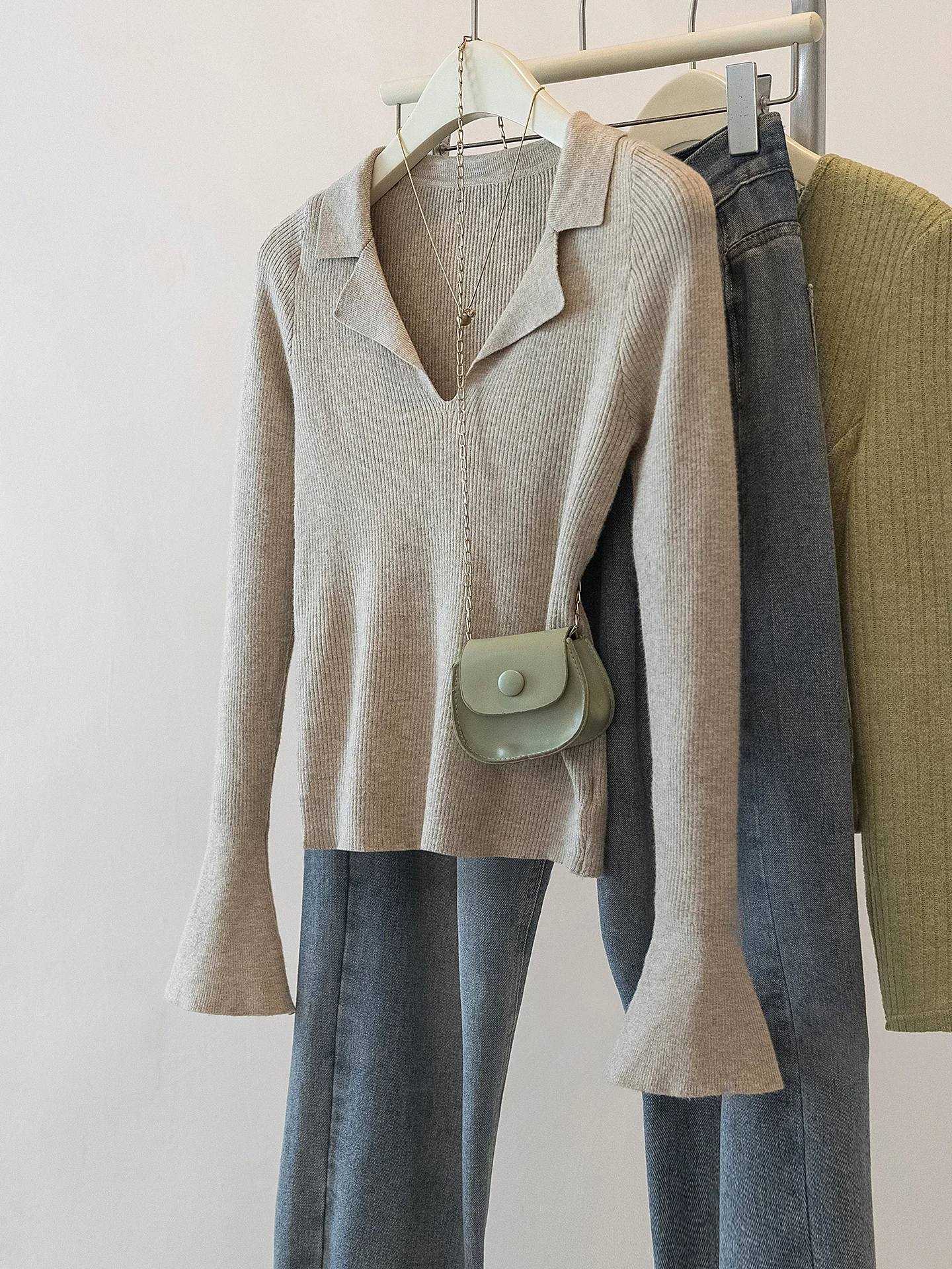 

Khaki Long Sve Knitted irt Collared Slim Fit Faionable Versatile Women's Autumn Winter Large Size Faion Top Trend