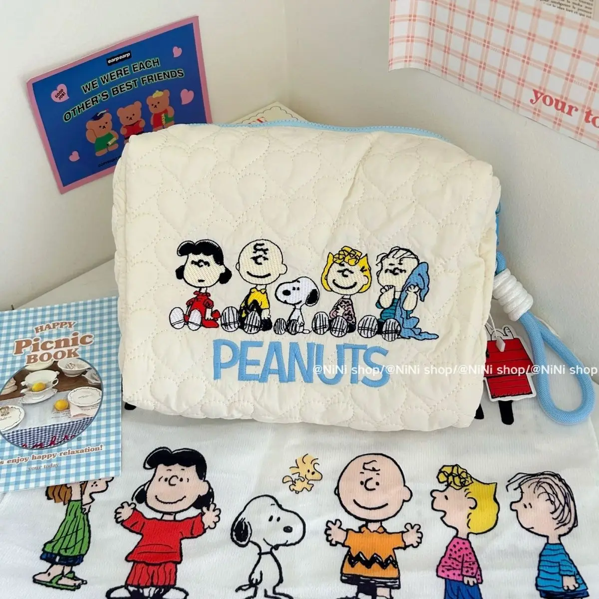 

Hot Cute Snoopy Large Capacity Storage Bag Portable Travel Storage Bag Toiletries Toiletries Cosmetic Bags Stationery Storage