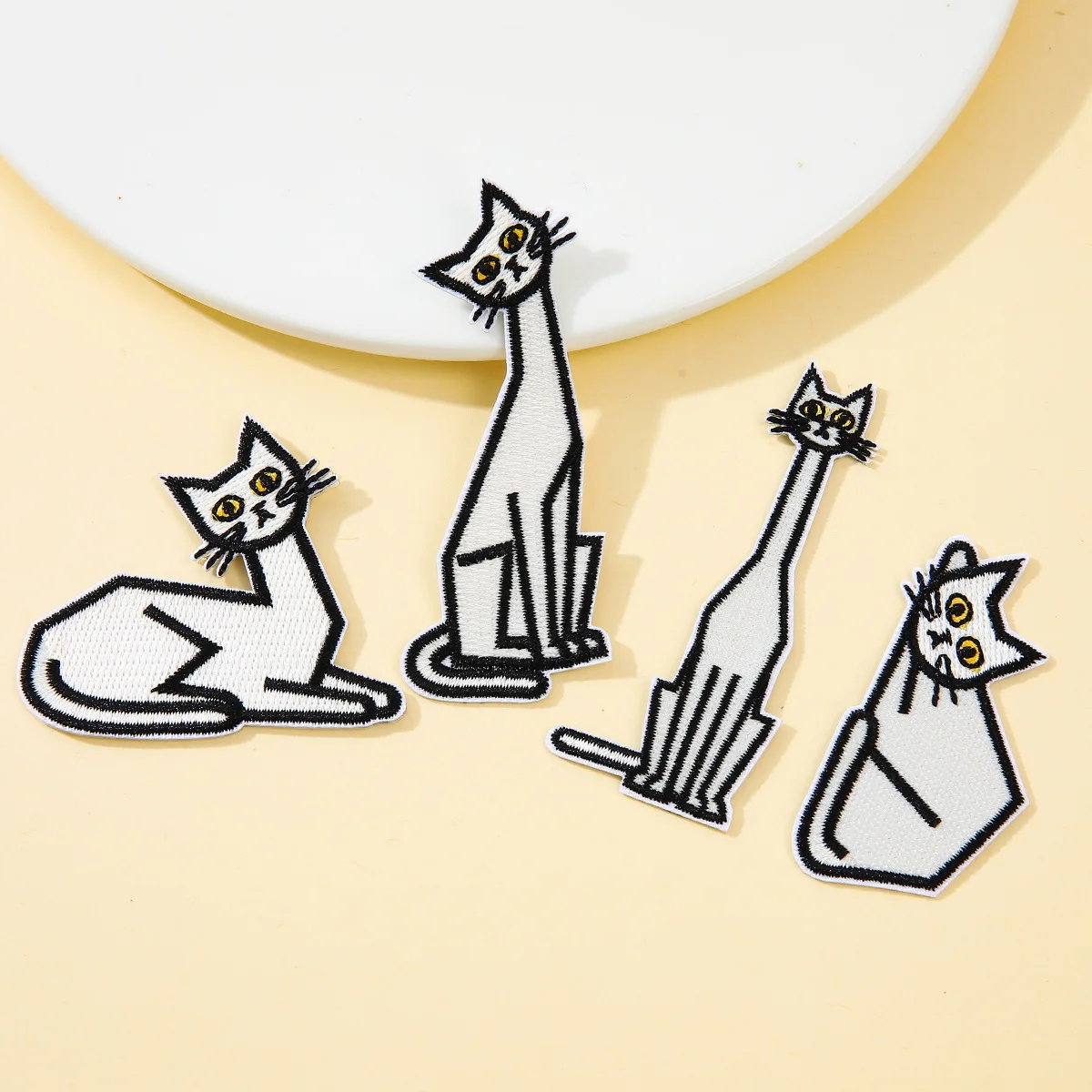 

Cotton Cat Animal Embroidery Patch DIY Backpack T-shirt Hat Bag Jeans Iron on Patches Craft Decor Repair Sewing Sticker Applique