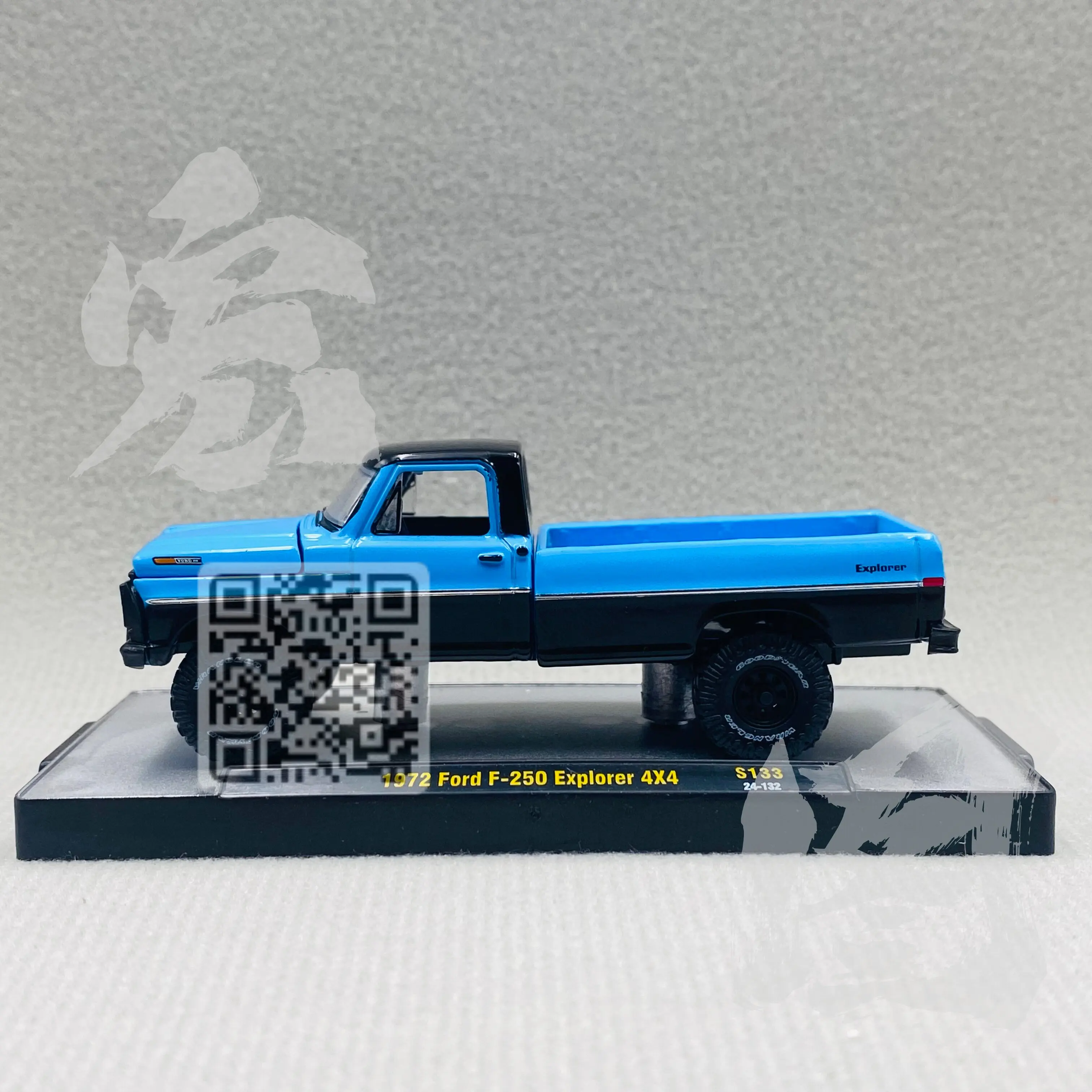 M2 Machines 1:64 1972 Ford F-250 Explorer 4X4 diecast alloy car model Children's toys and gifts