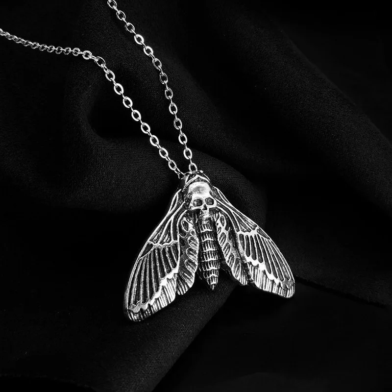 Retro Gothic Moth Skull Insect Pendant Necklace Women's Fashion Alternative Trendy Jewelry