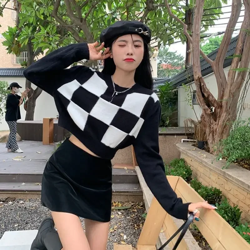 Knit Tops for Woman Round O Neck Plaid Women's Sweater White Short Graphic Pullovers Crop Y2k Fashion Korea 90s Vintage Jersey