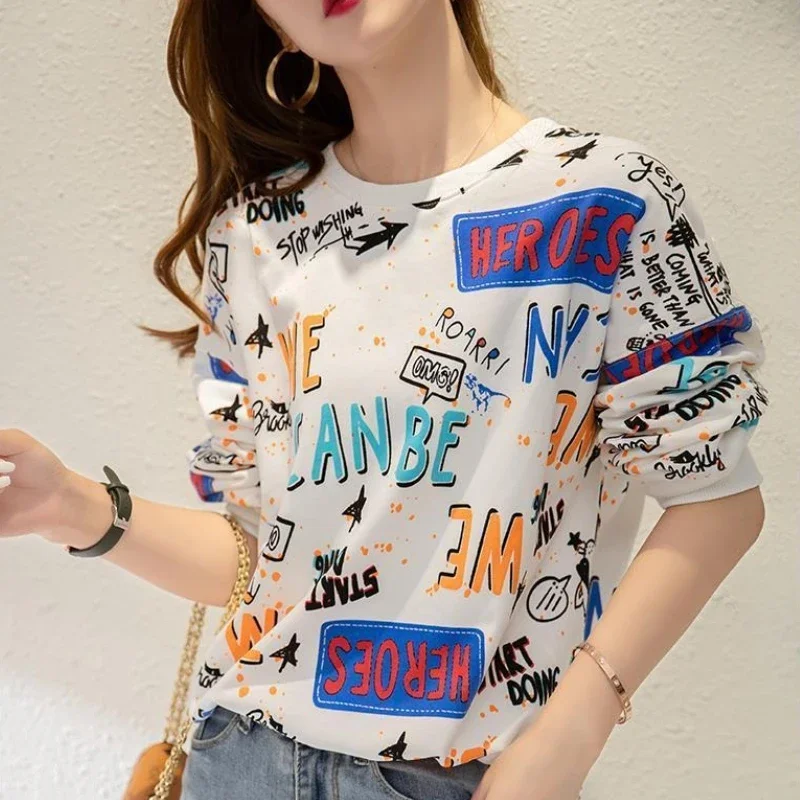 الربيع والخريف البلوزات المطبوعة للنساء الرياضة لطيفة اللون عادية عالية الجودة الأساسية Harajuku موضة المرأة البلوز القمم