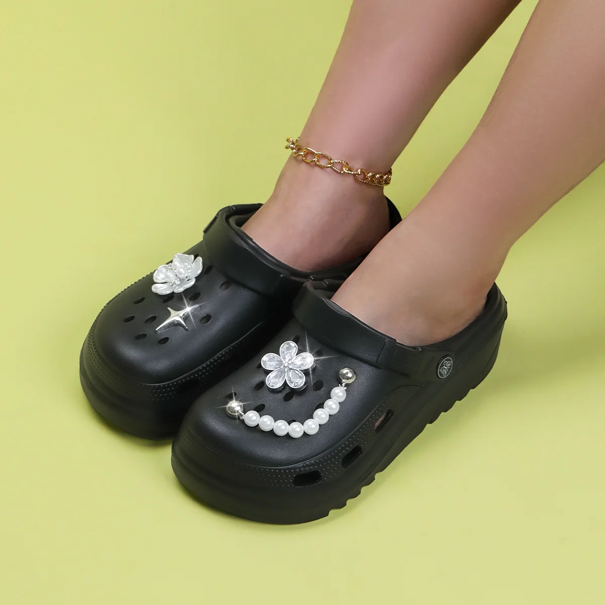 Sabots et mules, chaussures de jardin légères à semelle souple et à porter de deux façons, chaussures de plage confortables et antidérapantes pour femmes 2506