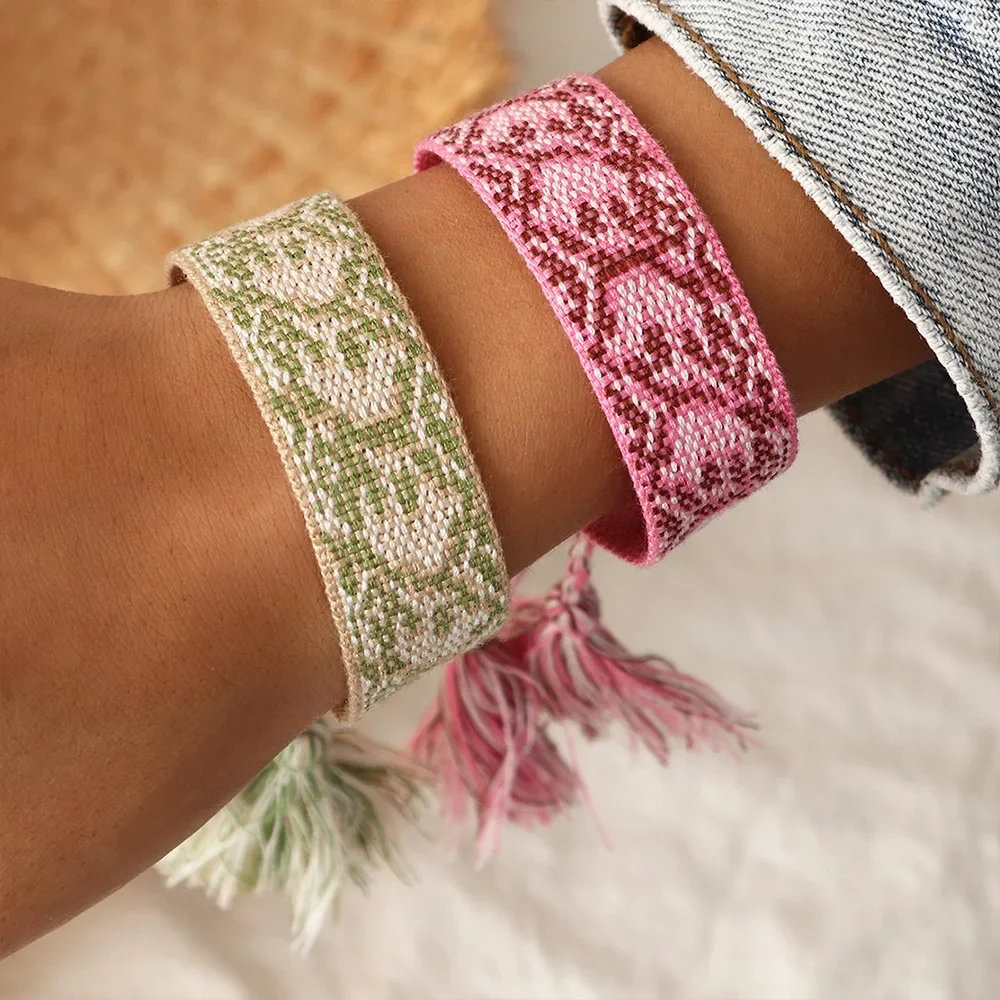 Bohemia Embroidery Pattern Woven Tassel Bracelet For Women Handmade Adjustable Rope Braided Bracelet Retro Fashion Jewelry Gift