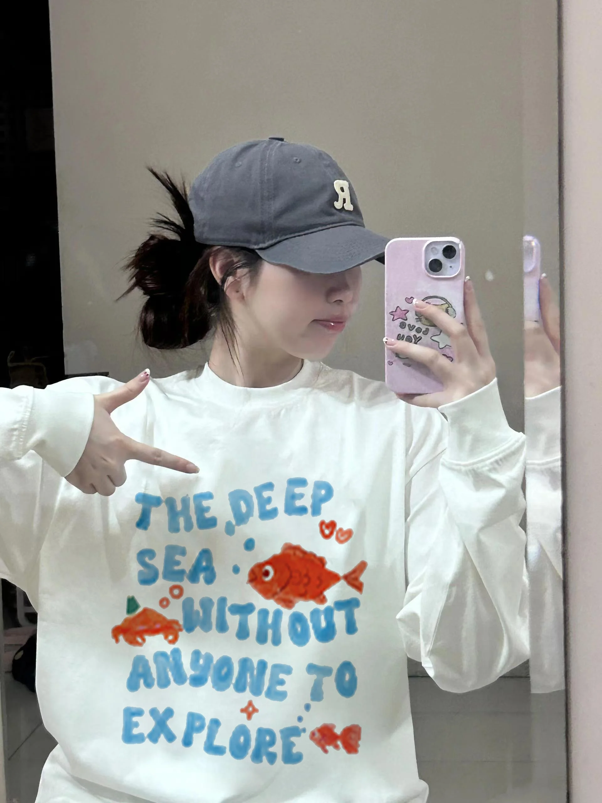 Damska koszulka plus size z nadrukiem złotych rybek, z czystej bawełny, długa, luźna, codzienna, na wiosnę i jesień, biała bluzka, do noszenia pod spód, bazowa koszulka.