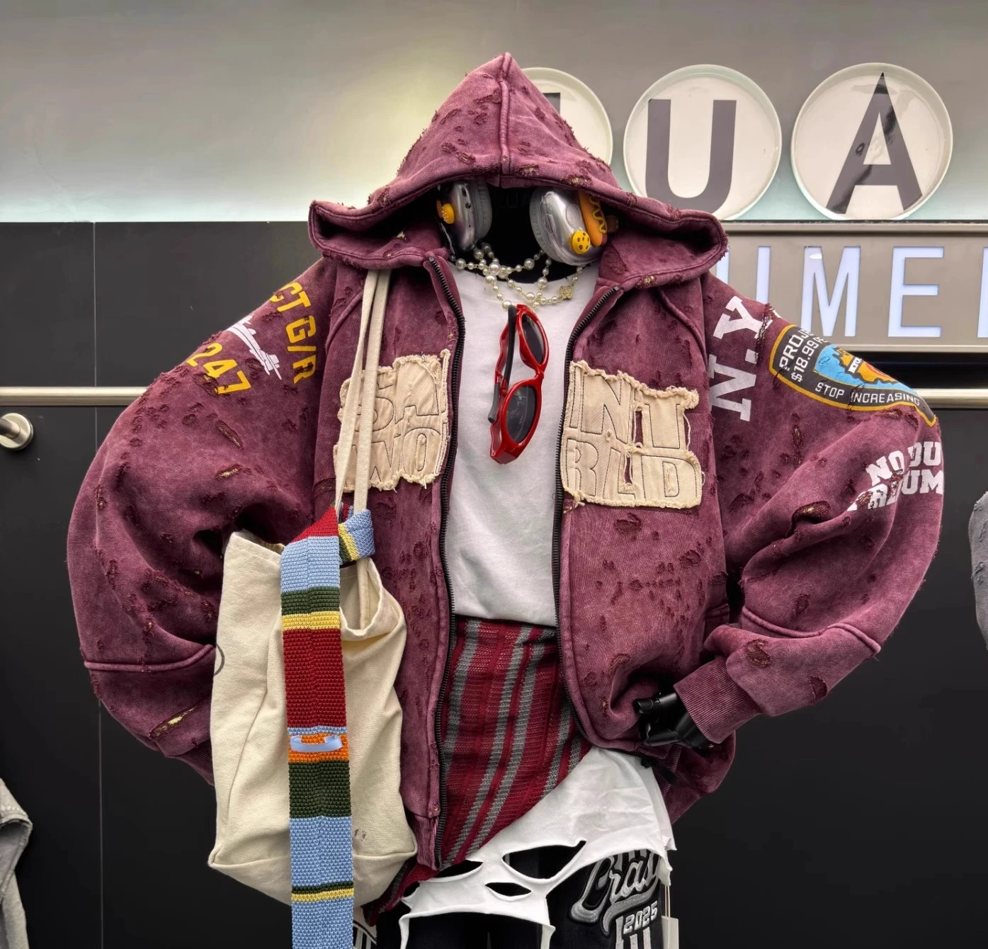 السلع الأوروبية الرمز البريدي هوديي 2025 شتاء جديد الثقيلة التطريز رسالة مقنعين الصوف البلوز للنساء سترة عادية فضفاضة #3