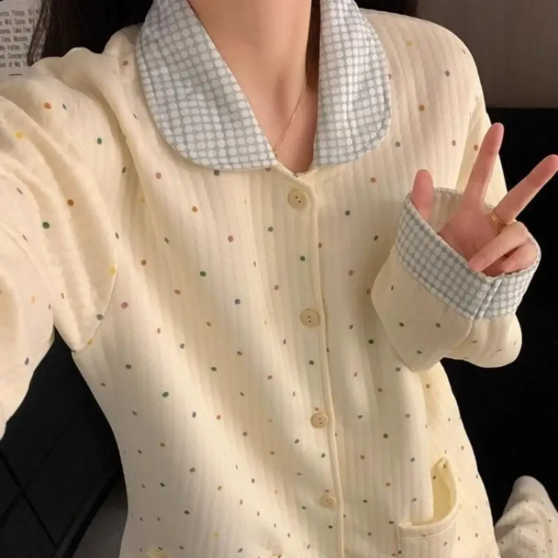 أزياء Homewear سميكة القطن كليب المنزل دعوى مجموعة الكورية الملونة البولكا نقطة الهواء منامة النساء الخريف والشتاء الحلو دمية طوق