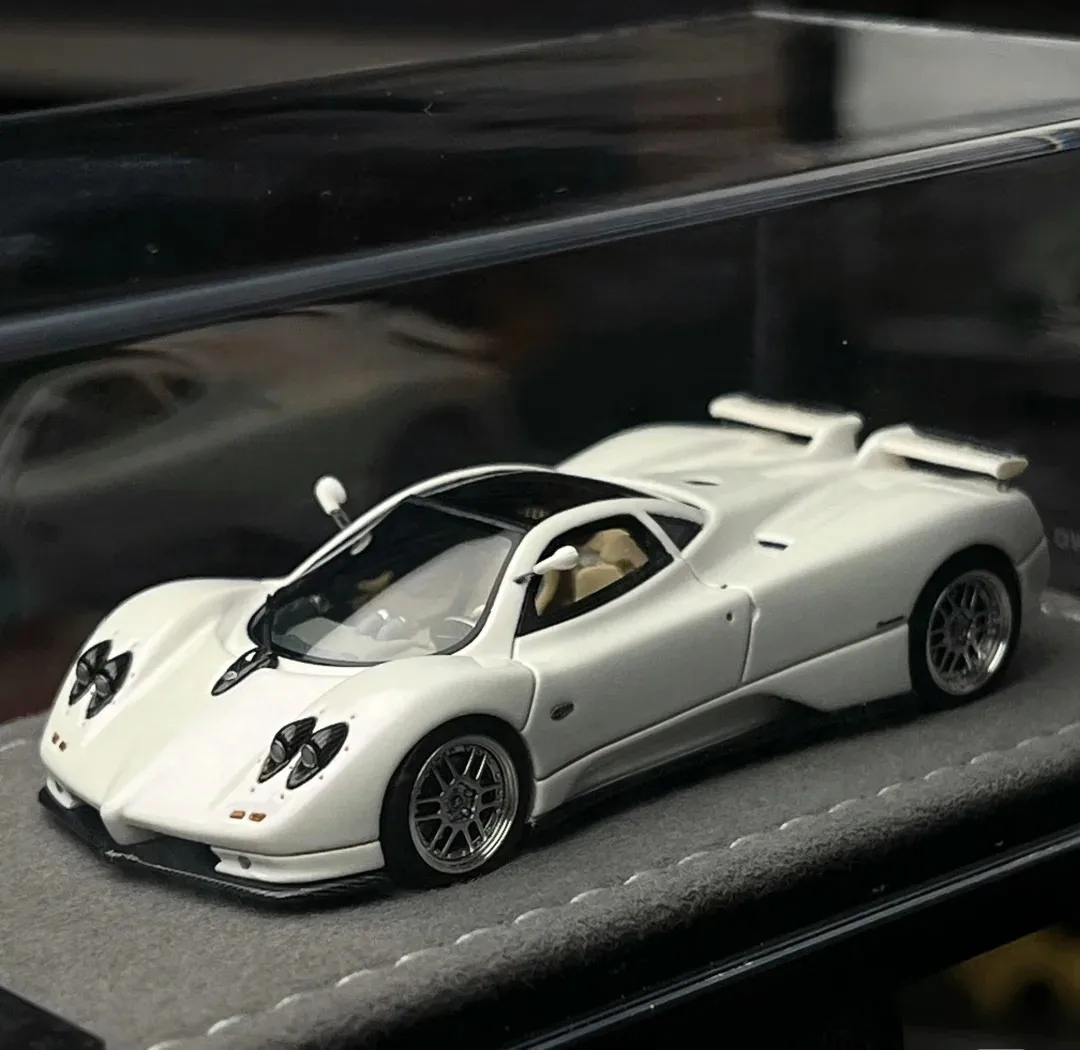 LM 1:64 Out of print Pagani Zonda C12S Geneva Silver + Pearl White two-car resin simulation car model children's gift ornaments