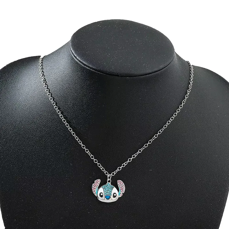 Collier de dessin animé Disney Stitch pour filles, bijoux mignons, pendentif de personnalité, pull pour femme, biscuits remplis, cadeau pour enfants