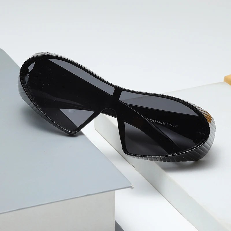 نظارات شمسية جديدة مقاومة للأشعة فوق البنفسجية، نظارات بانك، نظارات شمسية مدمجة بإطار كبير Y2k مستقبلية 7751
