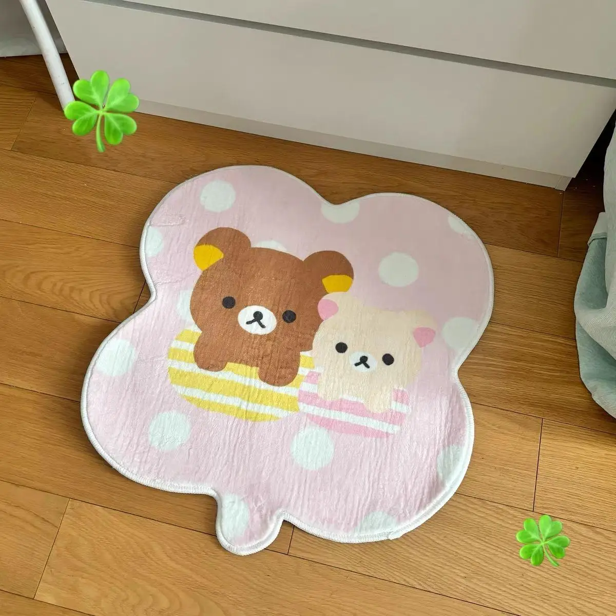 VIKAMA Baby Bear Party Carpet Foundation White Polka Dot Double Bears Cartoon Anti-Slip Short Fur Home Decoration view 2