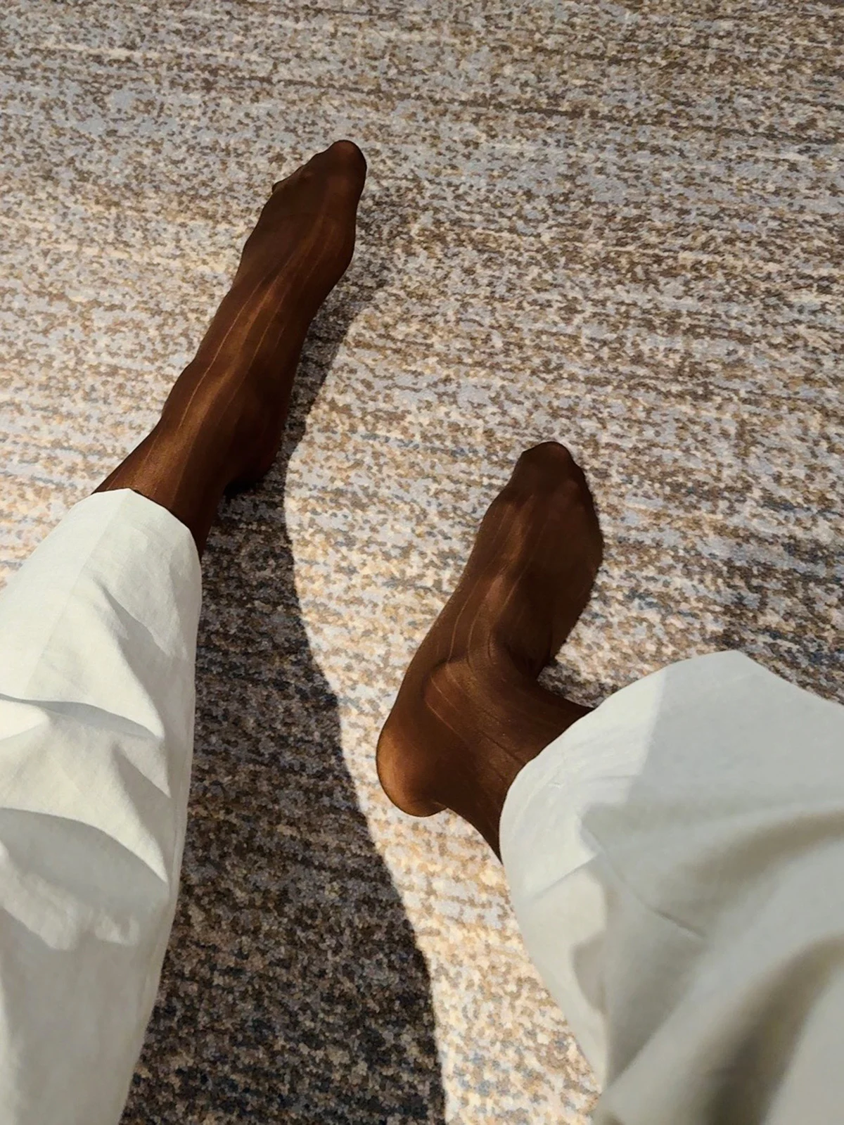 Transparente, vertikal gestreifte Socken für Herren, dünne Strümpfe, durchsichtige Nylonsocken, mittelhohe Socken, Business- und formelle Herrensocken, passend zu Anzügen und Schuhen. – Detail 8