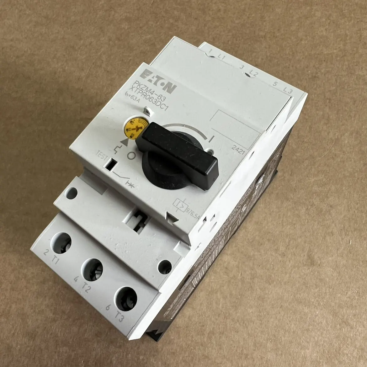 Original Eaton PKZM4-63 Motor Protective Circuit Breaker 55-65A 34kW 3P 690V Manual Motor Starter