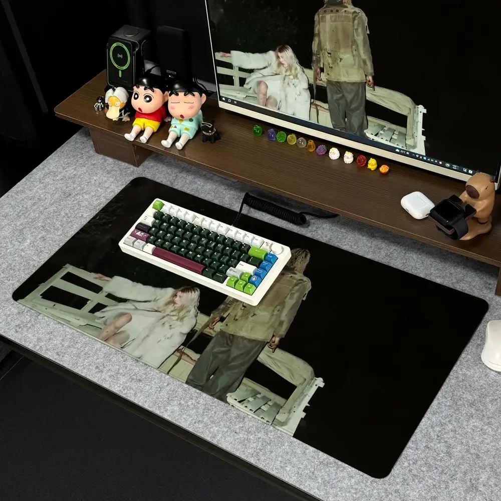 لوحة ماوس Grit & Grace R-Rich Amiri Xxl كمبيوتر كبير الحجم لوحة مفاتيح ألعاب غير قابلة للانزلاق 90 × 40 سم تصميم فني HD Deskmat