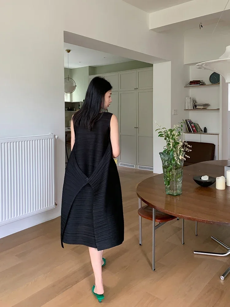 Fold Miyake Pleated Women\'s Dresses Loose Plus Size High Quality Sense of Elegance Sleeveless Mid-length Skirt 2025 Spring New