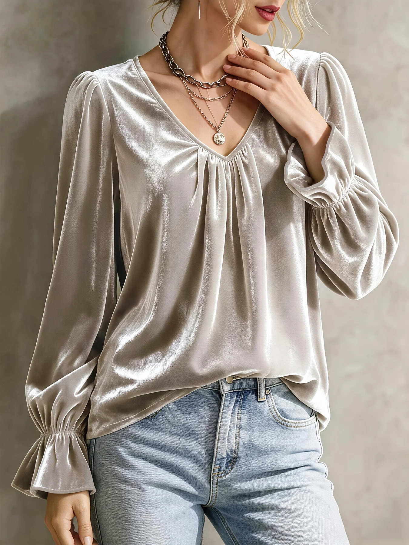 Plus-Size-Samtbluse für Damen, V-Ausschnitt, lange Ärmel, plissierte Laternenärmel, elegante burgunderrote Oberteile, lässiges, lockeres Hemd – Detail 17