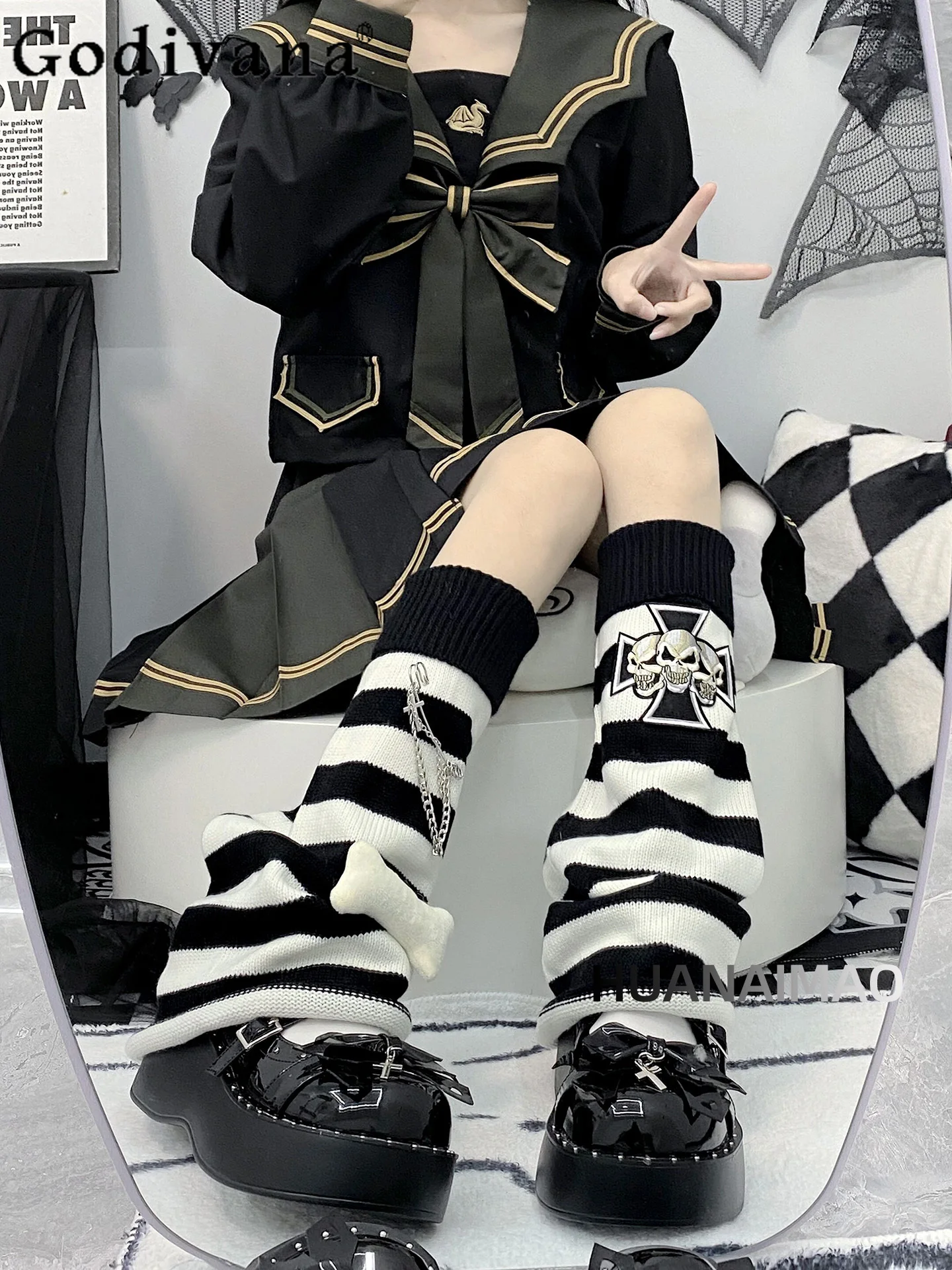 

Японские оригинальные Y2K субкультура, милые крутые горячие носки для девочек, женские осенне-зимние новые носки до середины икры в стиле панк с крестом и черепом
