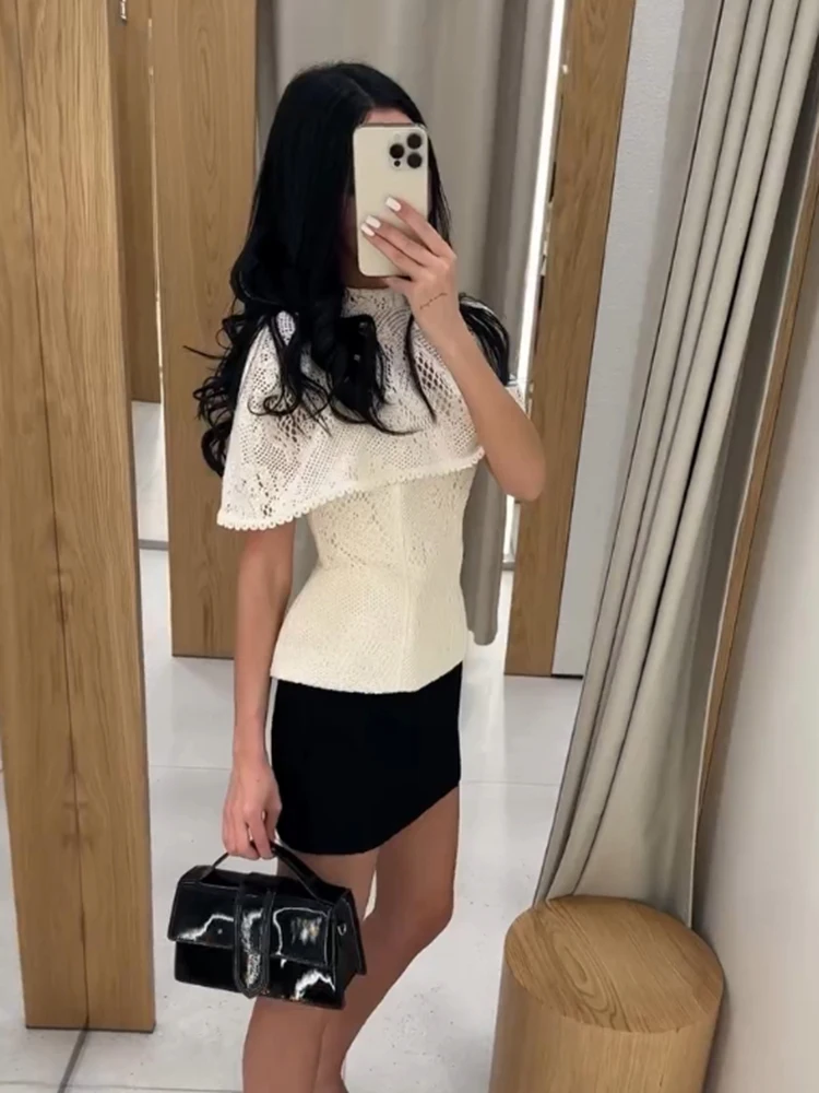 Damen-Oberteile mit O-Ausschnitt, Spitze, Aushöhlungen, Cape-Design, Taillenbetonung, Rüschen, Charmantes Rundhals-Top, Einfarbig, Figurbetont, Partykleidung, Neu – Detail 4