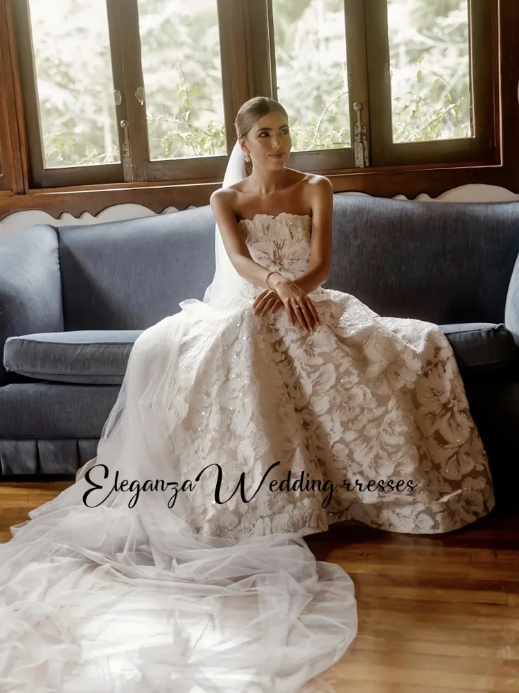 Customized Strapless Wedding Dress Featuring Stunning Lace Appliques and Floral A-Line Silhouette Bridal Dress Vestidos De Novia