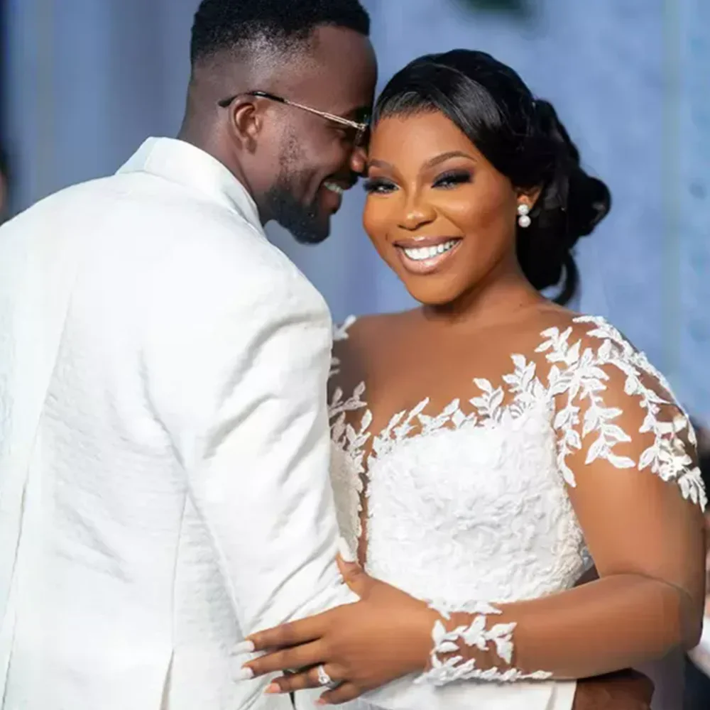 فساتين زفاف أنيقة بحورية البحر بدون حمالات مخصصة ثنيات من الشيفون فستان سويب تراين مقاس كبير