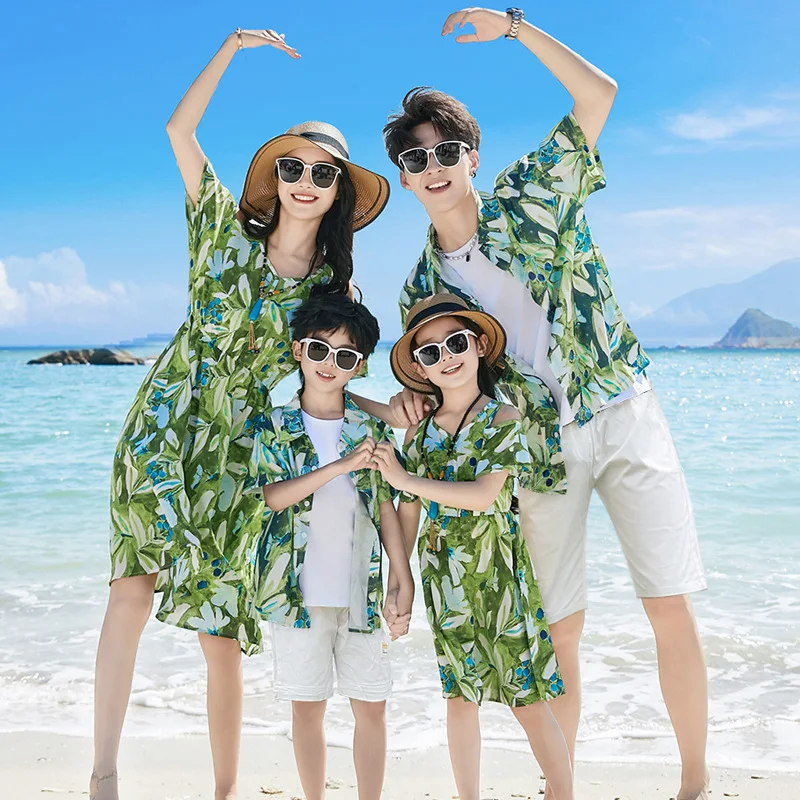 

Family Vacation Matching Beach Clothes Mom Daughter Green Off Shoulder Dress Dad Son Beach Shirts Father Baby Same Outfits Sets