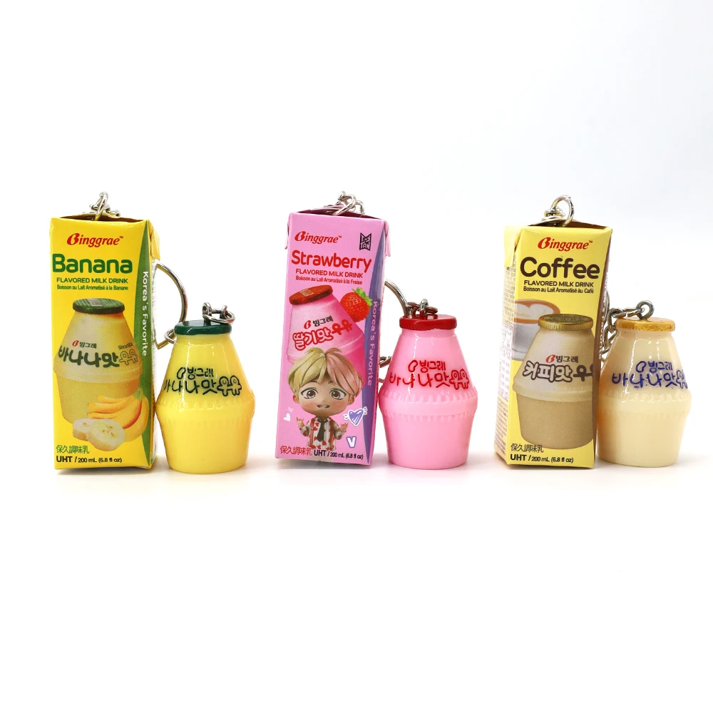 LLavero de leche de fresa y plátano coreano de simulación, llavero de botella de leche regordeta micro retráctil, mini colgante de leche coreano bonito