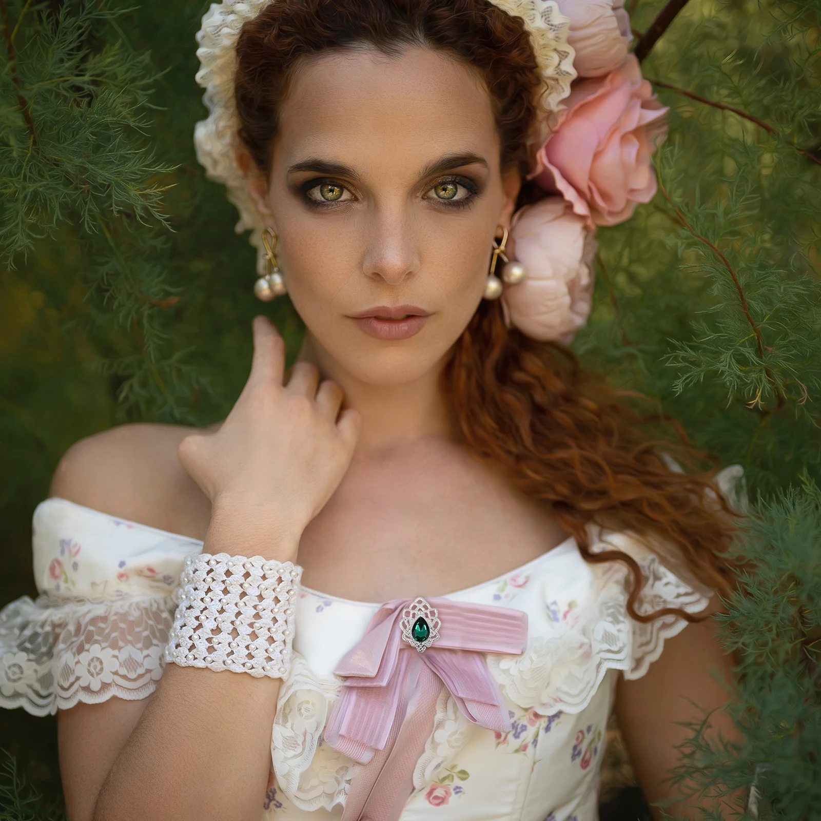 

10pcs Shaped Alloy Acrylic Pendants Rhinestone Hanging Jewelry Craft Leaf Shaped Pendants DIY Accessories Gifts