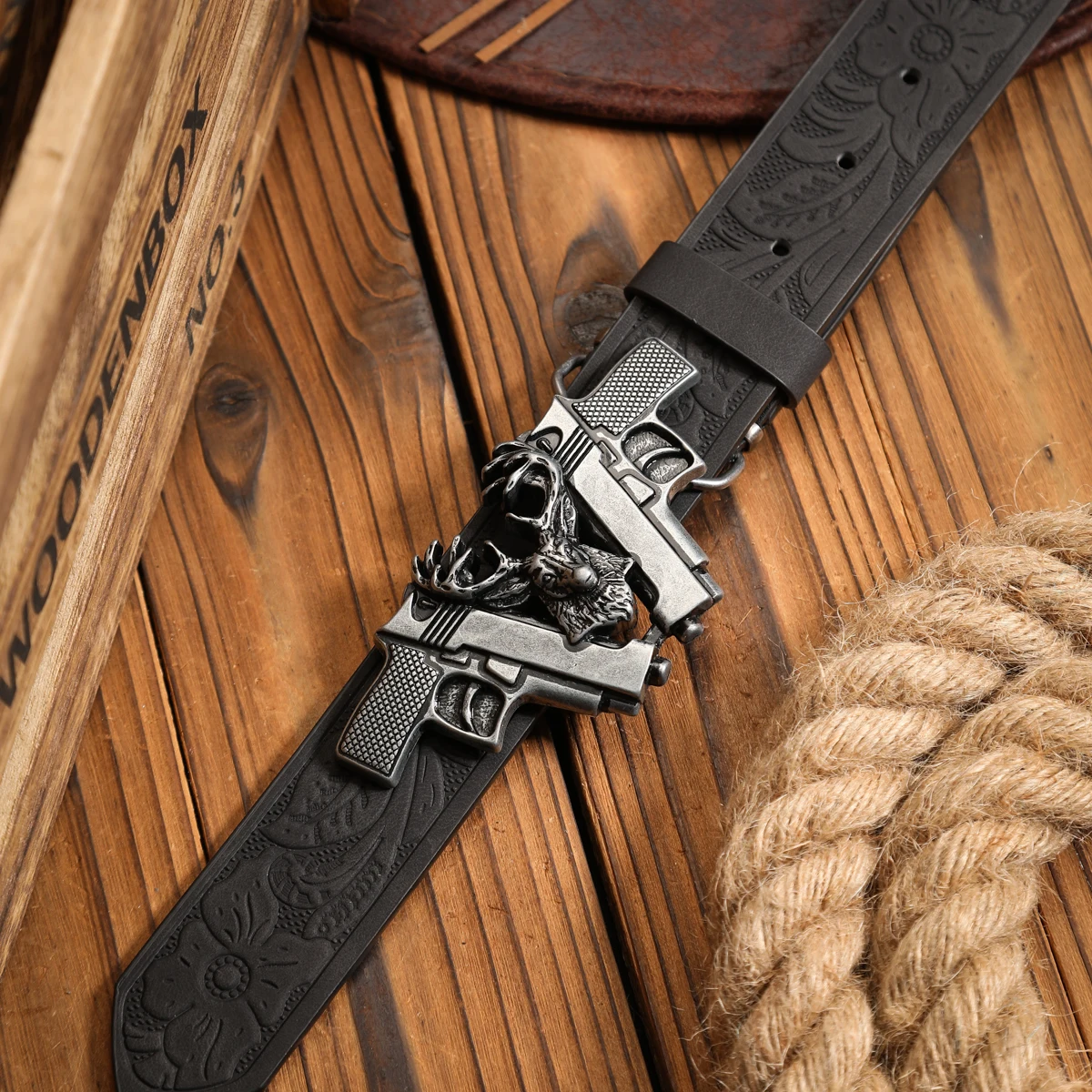 Ein PU-Gürtel im Western-Stil, geeignet für Männer und Frauen, ein einzigartiger Retro-Gürtel in Dunkelbraun (mit perforierten Nieten) – Detail 14