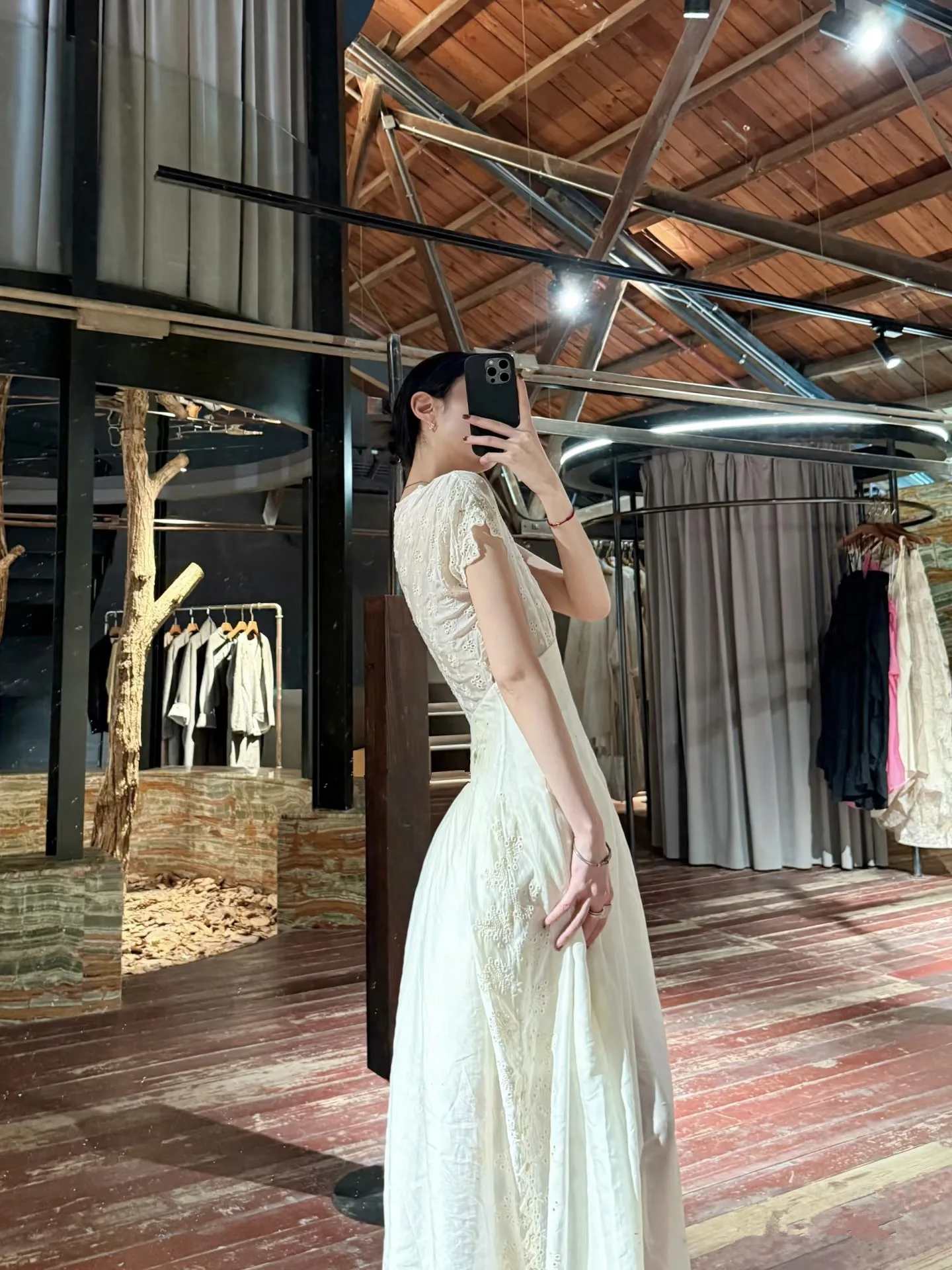 2025年フランス風ロマンティックレースマキシドレス、ダンス風ロングイブニングドレス、花柄刺繍入りエレガントなウェディングゲストドレス