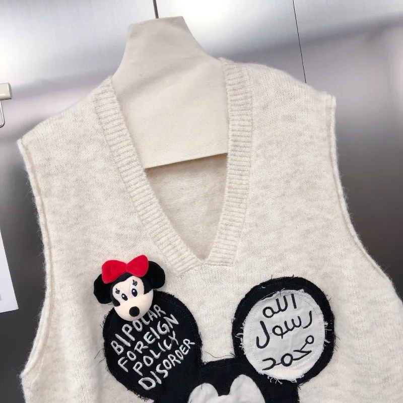 Autumn Winter Beautiful Embroidered Patch Knitted Vest For Women Korean Style V-neck Layered Sleeveless Sweater Waistcoat Jacket