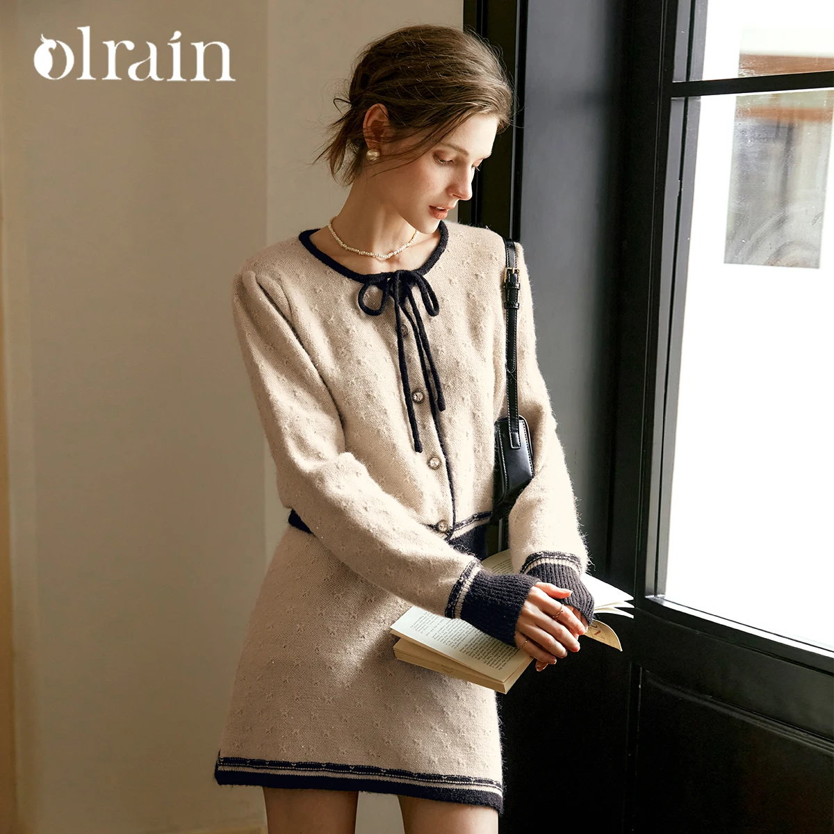 OLrain Two-piece Women Sweet Style Skirt Sets 2026 Spring Contrast O-neck Lace-up Knit Cardigan A-line Mini Skirts M56QE88338
